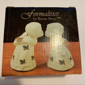 FORMALITIES vintage kissing angels salt and pepper set ivory and gold